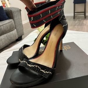 Gianna BINI, Size 11 W, Snakeskin print heels
